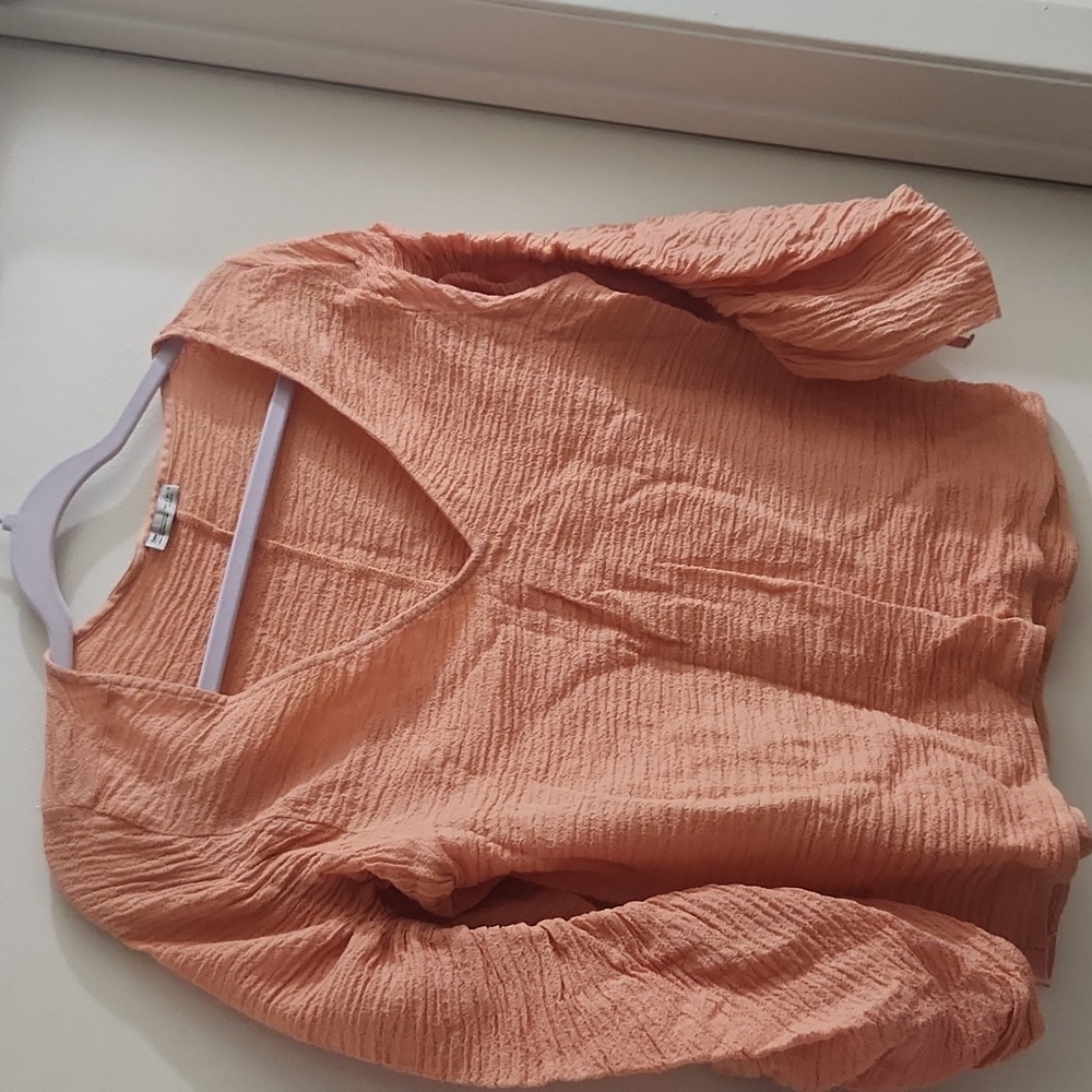 Zara Vneck Adjustable Ruched Sleeves Peach Small